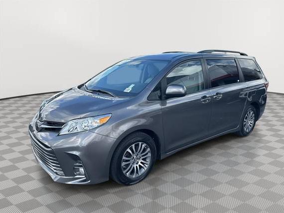 TOYOTA SIENNA 2018 5TDYZ3DC5JS905430 image