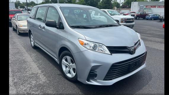 TOYOTA SIENNA 2018 5TDZZ3DC7JS964497 image