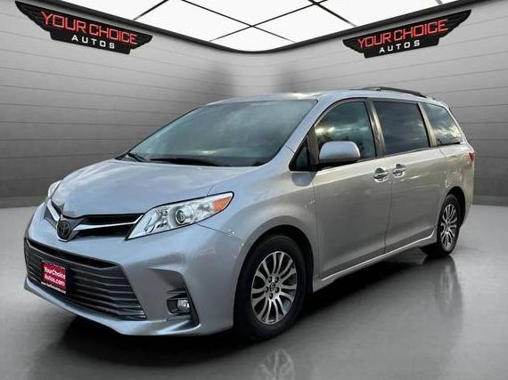 TOYOTA SIENNA 2018 5TDYZ3DC6JS918476 image