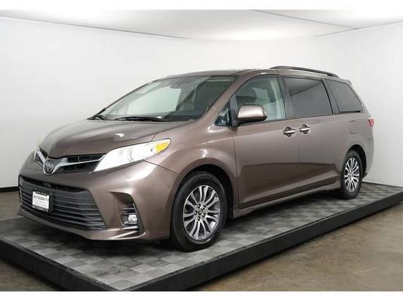 TOYOTA SIENNA 2018 5TDYZ3DC8JS950121 image TOYOTA SIENNA 2018 5TDYZ3DC8JS950121 image