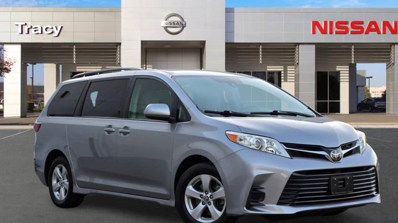 TOYOTA SIENNA 2018 5TDKZ3DC2JS905987 image