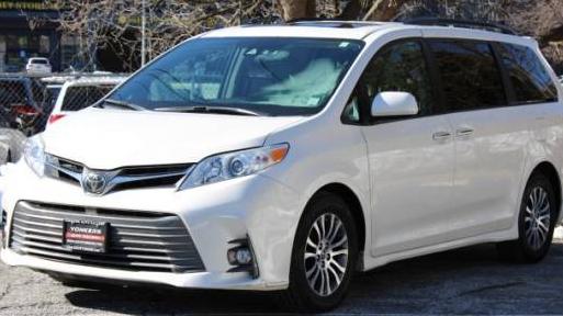 TOYOTA SIENNA 2018 5TDYZ3DC5JS938332 image