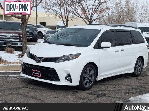 TOYOTA SIENNA 2018 5TDXZ3DC9JS928043 image