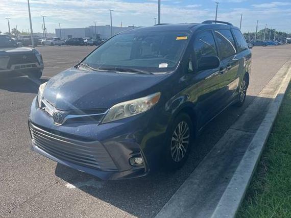 TOYOTA SIENNA 2018 5TDYZ3DC7JS960428 image