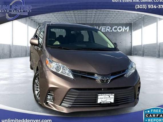 TOYOTA SIENNA 2018 5TDYZ3DC3JS938815 image