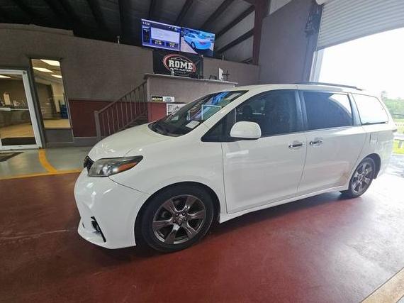 TOYOTA SIENNA 2018 5TDXZ3DC9JS919133 image