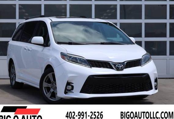 TOYOTA SIENNA 2018 5TDXZ3DC5JS905455 image