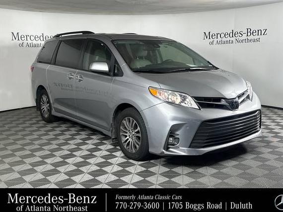 TOYOTA SIENNA 2018 5TDYZ3DC8JS916101 image