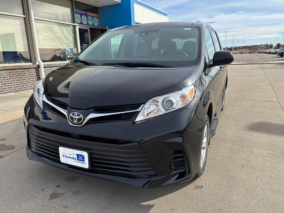 TOYOTA SIENNA 2018 5TDKZ3DC7JS904799 image