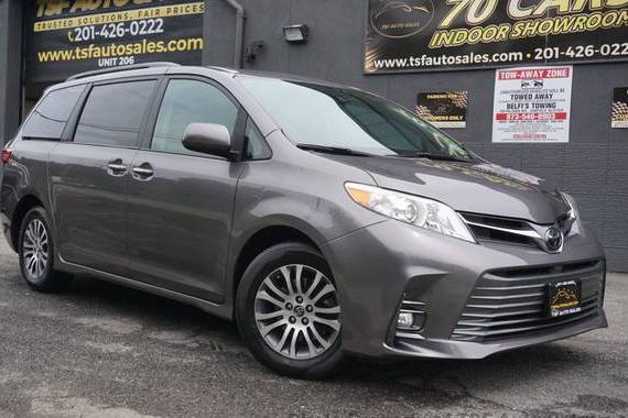 TOYOTA SIENNA 2018 5TDYZ3DC7JS941541 image