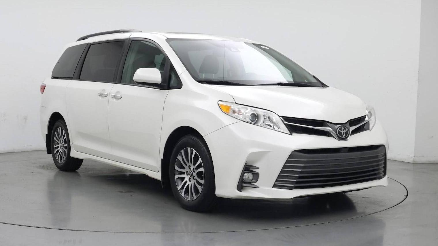 TOYOTA SIENNA 2018 5TDYZ3DC1JS956617 image