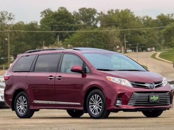 TOYOTA SIENNA 2018 5TDYZ3DC0JS946323 image