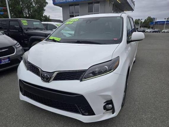 TOYOTA SIENNA 2018 5TDXZ3DC5JS946779 image