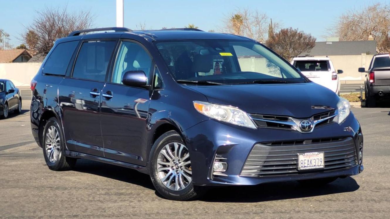 TOYOTA SIENNA 2018 5TDYZ3DC3JS940158 image