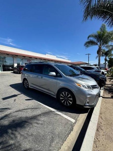 TOYOTA SIENNA 2018 5TDYZ3DC0JS927352 image