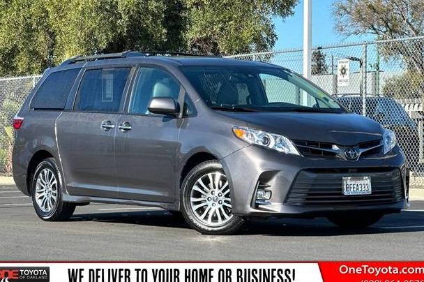 TOYOTA SIENNA 2018 5TDYZ3DC6JS943023 image