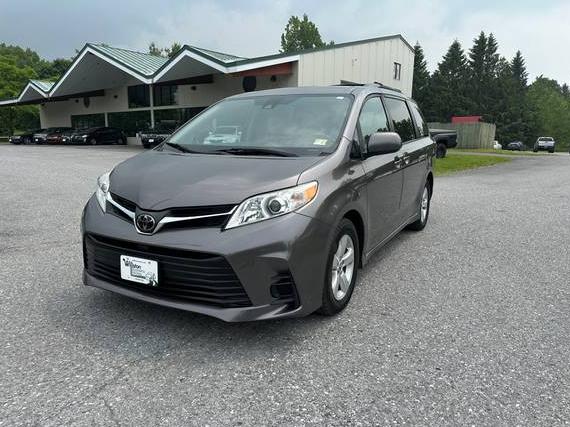 TOYOTA SIENNA 2018 5TDKZ3DC6JS956294 image