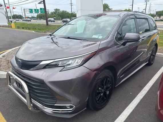 TOYOTA SIENNA 2021 5TDYRKEC5MS074167 image