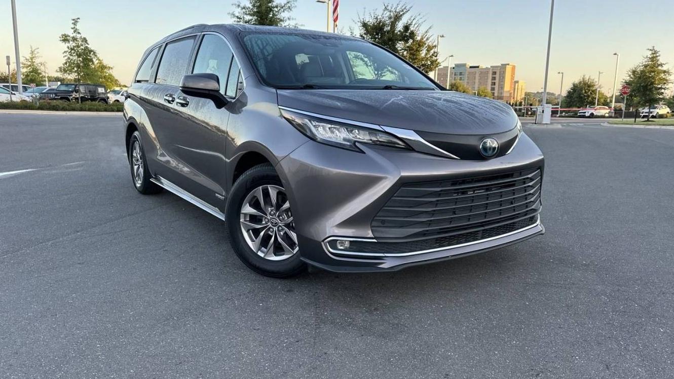 TOYOTA SIENNA 2021 5TDYRKEC9MS013923 image