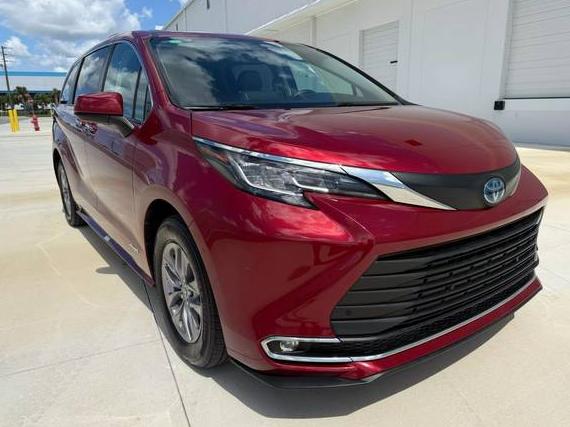 TOYOTA SIENNA 2021 5TDYRKEC4MS069431 image