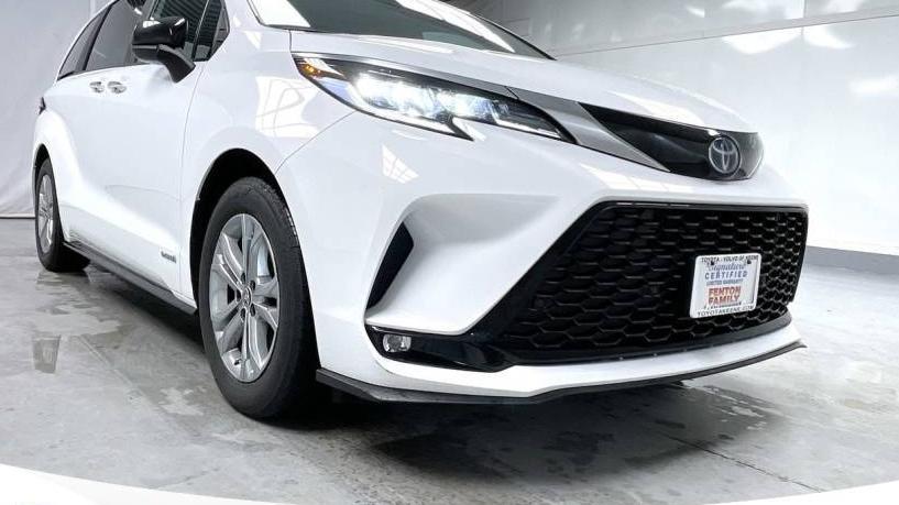 TOYOTA SIENNA 2021 5TDDSKFC8MS004180 image