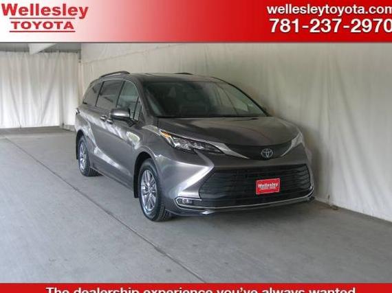 TOYOTA SIENNA 2021 5TDYSKFC4MS019678 image