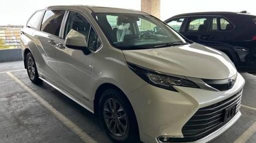 TOYOTA SIENNA 2021 5TDYSKFC2MS023549 image