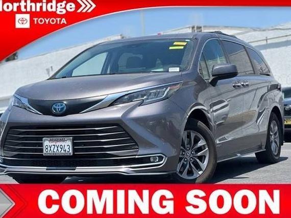TOYOTA SIENNA 2021 5TDYRKEC4MS066450 image