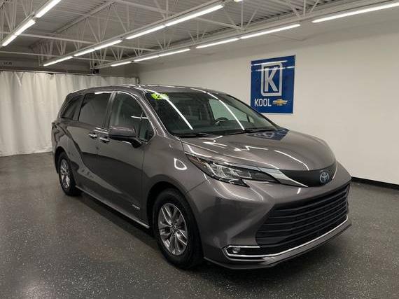 TOYOTA SIENNA 2021 5TDYSKFC5MS029748 image