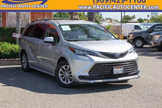 TOYOTA SIENNA 2021 5TDKRKEC9MS060262 image