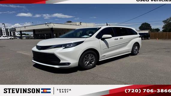 TOYOTA SIENNA 2021 5TDYRKEC7MS028937 image