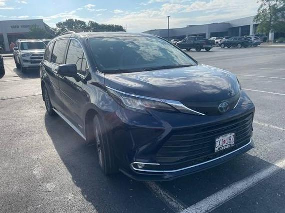 TOYOTA SIENNA 2021 5TDJRKECXMS016931 image