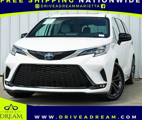 TOYOTA SIENNA 2021 5TDXRKECXMS041094 image