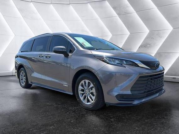 TOYOTA SIENNA 2021 5TDKRKECXMS058746 image