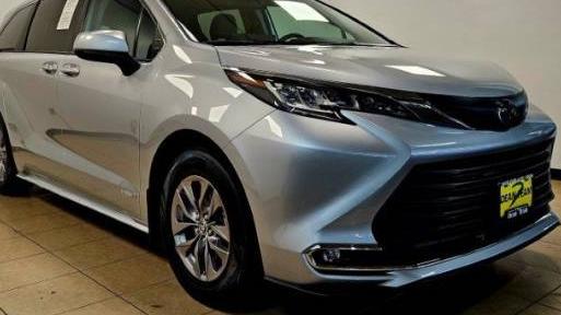 TOYOTA SIENNA 2021 5TDYSKFC0MS038146 image