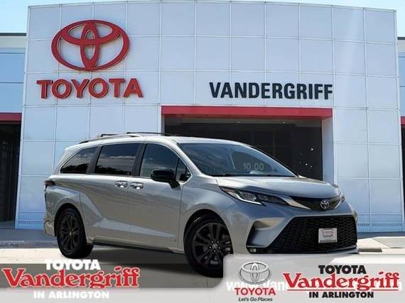 TOYOTA SIENNA 2021 5TDXRKEC0MS002031 image
