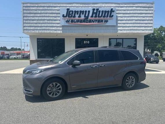 TOYOTA SIENNA 2021 5TDJRKEC2MS007902 image