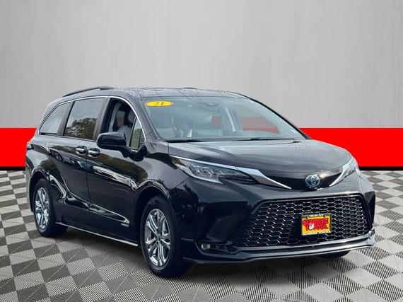 TOYOTA SIENNA 2021 5TDDSKFC6MS007806 image