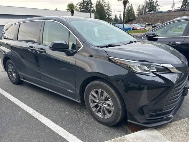 TOYOTA SIENNA 2021 5TDKRKEC2MS024106 image