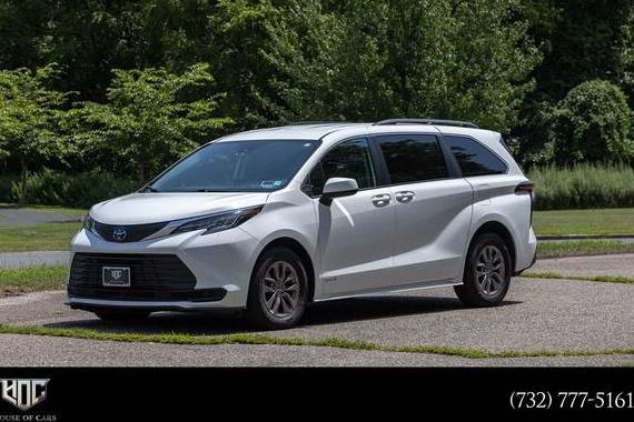 TOYOTA SIENNA 2021 5TDKSKFC2MS037456 image
