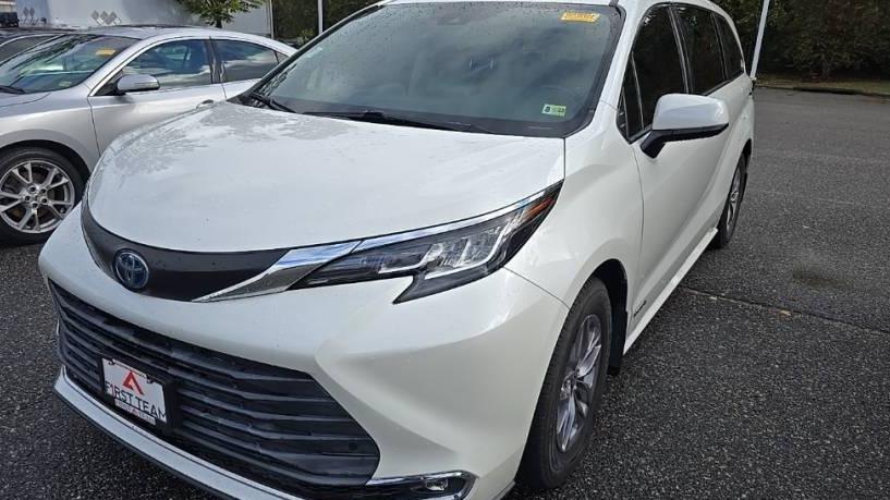 TOYOTA SIENNA 2021 5TDJSKFC5MS022767 image