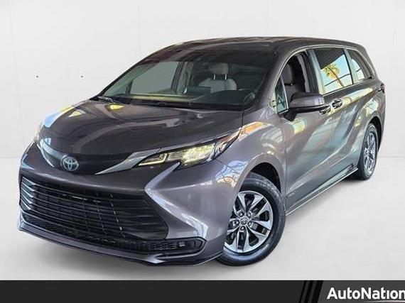 TOYOTA SIENNA 2021 5TDKRKEC0MS004114 image