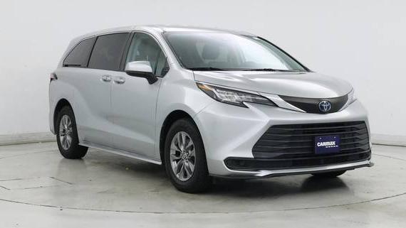 TOYOTA SIENNA 2021 5TDKRKECXMS013659 image