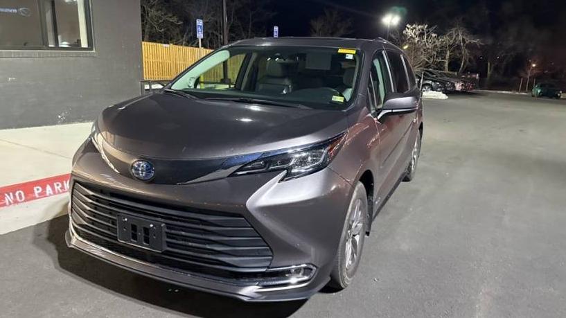 TOYOTA SIENNA 2021 5TDJSKFC9MS022027 image