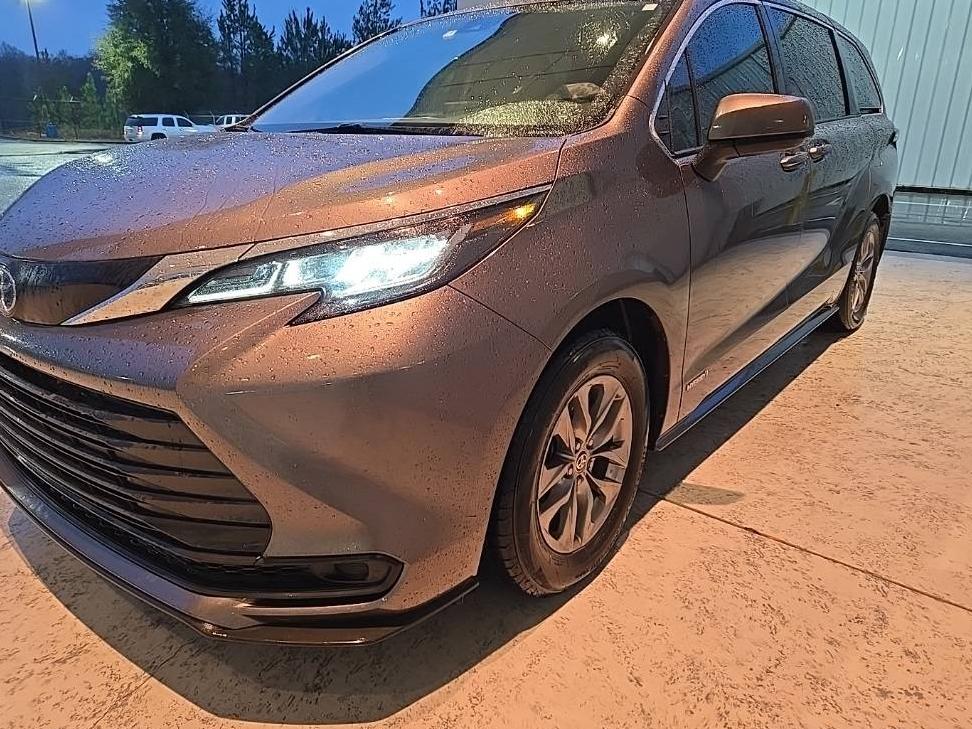 TOYOTA SIENNA 2021 5TDKRKEC5MS002813 image