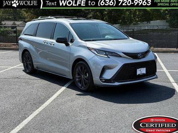 TOYOTA SIENNA 2021 5TDXRKEC6MS072763 image