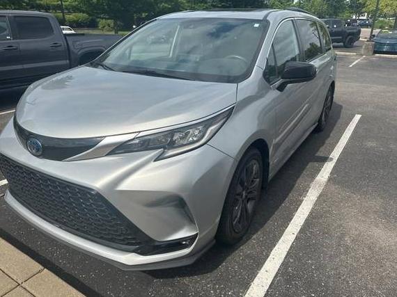 TOYOTA SIENNA 2021 5TDDRKEC8MS059032 image