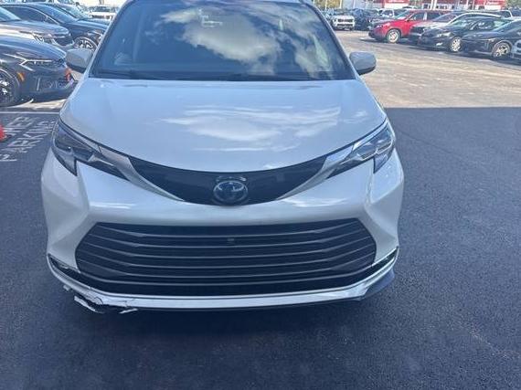 TOYOTA SIENNA 2021 5TDERKEC1MS010131 image