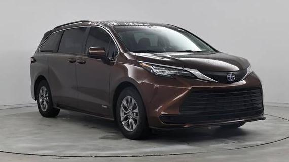 TOYOTA SIENNA 2021 5TDKRKEC5MS035228 image