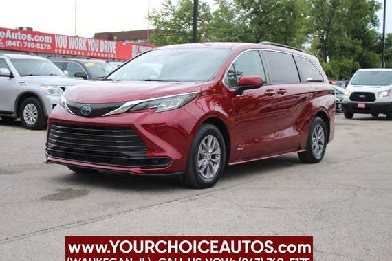 TOYOTA SIENNA 2021 5TDKRKEC5MS024486 image